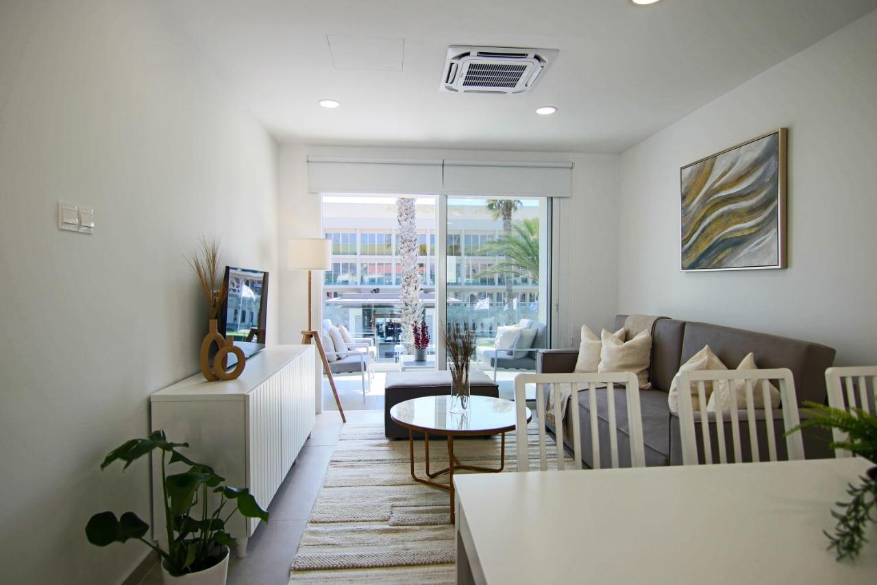 Phaedrus Living: Seaview Luxury Flat Limnaria 114 Lägenhet Paphos Exteriör bild