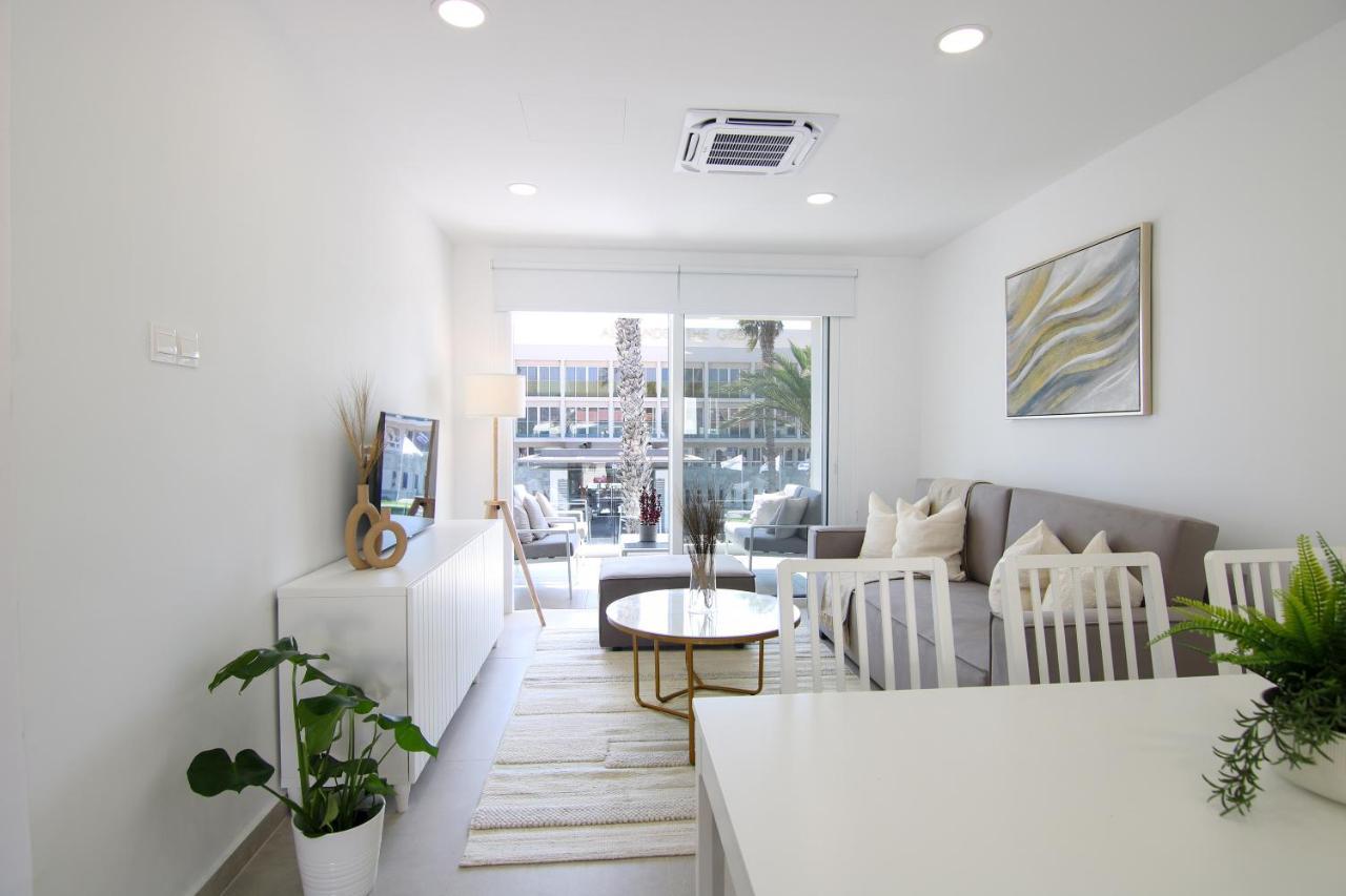 Phaedrus Living: Seaview Luxury Flat Limnaria 114 Lägenhet Paphos Exteriör bild