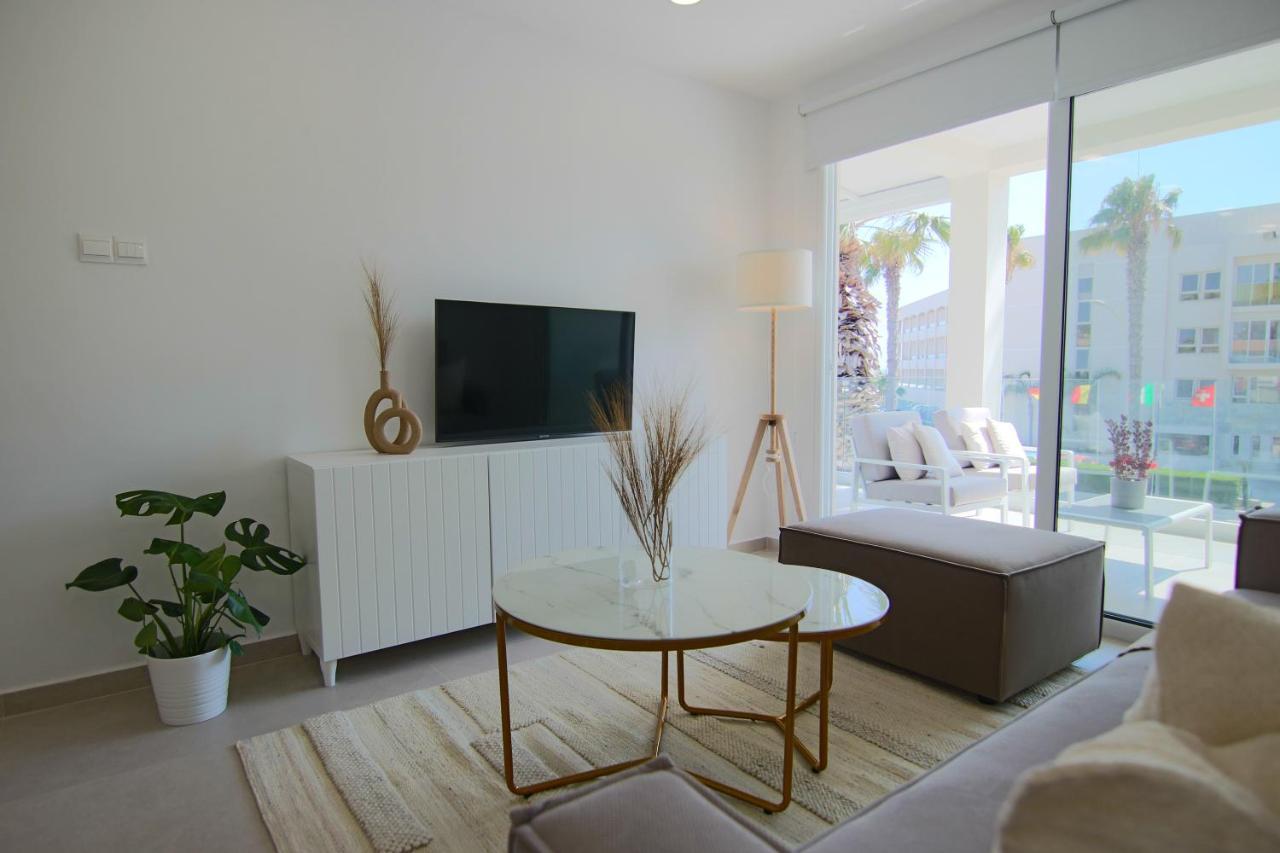 Phaedrus Living: Seaview Luxury Flat Limnaria 114 Lägenhet Paphos Exteriör bild